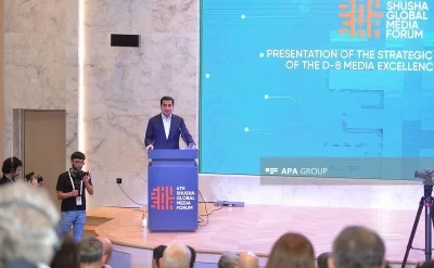 Hikmət Hacıyev: “D-8 Media Mükəmməllik Mərkəzi təşəbbüsü artıq nəticə verir”