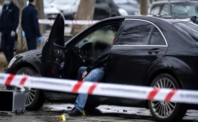 Bakıda maşında meyit tapıldı