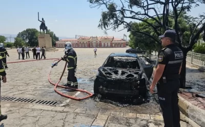 Naxçıvan şəhərində minik avtomobili yandı - FOTO