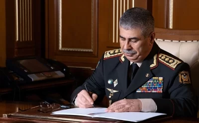 Azərbaycan müdafiə naziri Pakistan tərəfinə başsağlığı verdi