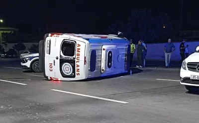 Naxçıvanda təcili tibbi yardım avtomobili aşdı