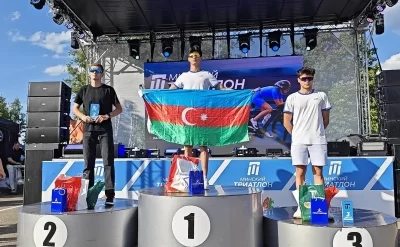 İdmançılarımız beynəlxalq triatlon yarışında qızıl medal qazandılar