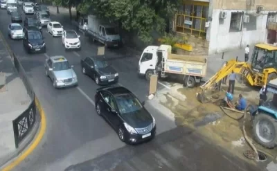 Bakının mərkəzində aylardır qazılan yol təmir edilmir