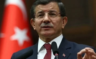 Əhməd Davudoğlu siyasətdən getdi