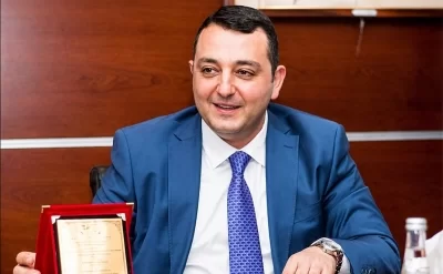 Notarius ilk məhkəməsində həbs edildi