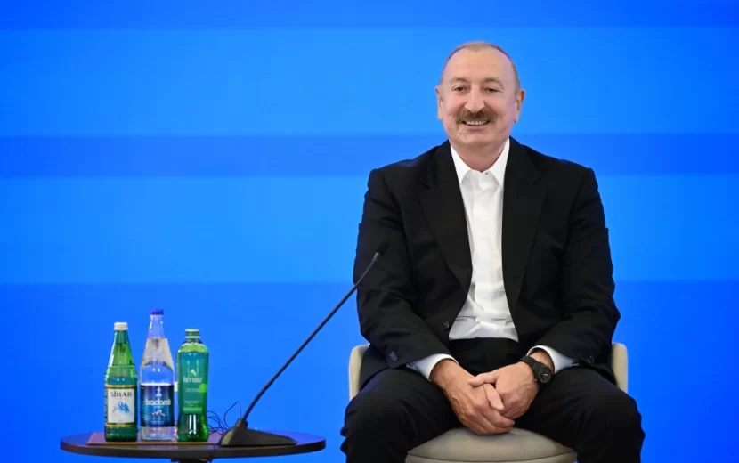 Xanım jurnalistin sözləri Prezidenti güldürdü -VİDEO