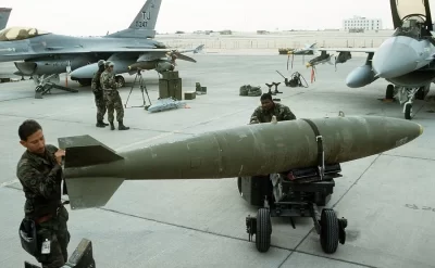 ABŞ İrana 900 kq-lıq bomba atdı – Bir ailə məhv oldu - VİDEO