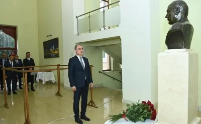 Ceyhun Bayramov Azərbaycanın Kiyevdəki səfirliyində oldu