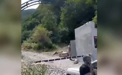 Məşhur şəlaləyə gedən yola şlaqbaum qoyuldu, ödəniş istənilir