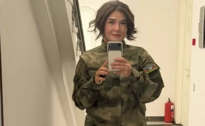 Elnarə Xəlilova əsgər geyimində