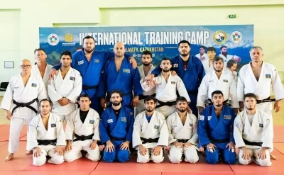 Cüdoçularımız Almatıda təlim-məşq toplanışında iştirak edir