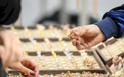 Xadimə işlədiyi evdən 80 min manatlıq qızıl üzüklər oğurladı