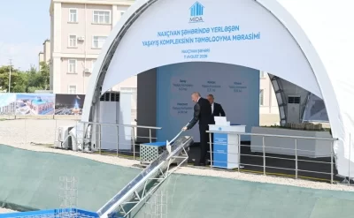 Naxçıvan şəhərində sosial evlər kompleksinin təməli qoyuldu - FOTO