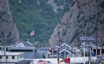 Gürcüstan Rusiya ilə sərhədini bağladı