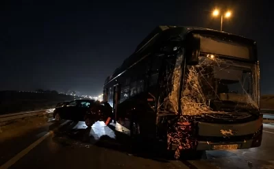 Aeroport yolunda “Opel”lə marşrut avtobusu toqquşdu