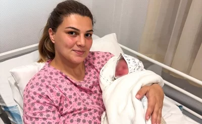 Təcili tibbi yardım maşınında uşaq dünyaya gətirdi