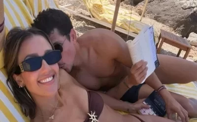 17 illik evliliyini bitirdi, sevgini özündən 10 yaş kiçik aktyorda tapdı