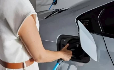 Elektrikli avtomobillərin daha bir mənfi cəhəti üzə çıxdı — Açıqlama