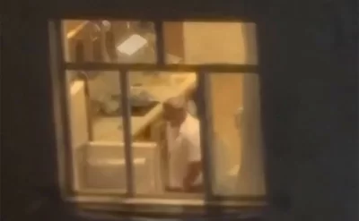 Evini yandırmazdan öncə balta ilə mətbəxi DAĞITDI