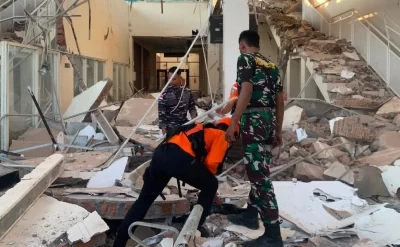 İndoneziyada 7,7 bal gücündə zəlzələdə ölənlərin sayı 103-ə çatıb