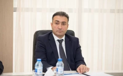 Anar Bayramov direktor müavinini işdən çıxardı