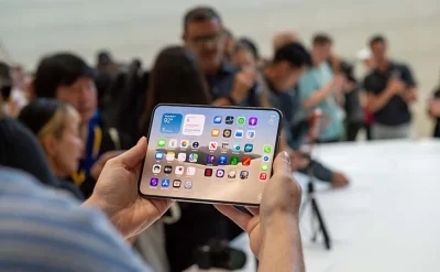"Apple" 20 ildən sonra "iPhone"un dizaynını dəyişdi: