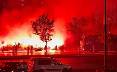 Azarkeşlər küçələri ALOVA BÜRÜDÜ:
