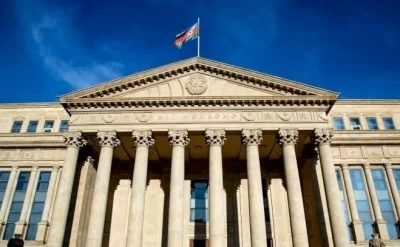 Yetkinlik yaşına çatmayan şəxslərlə bağlı