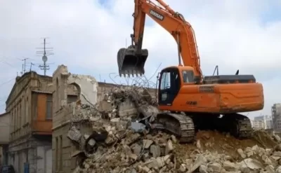 "Sovetski"də söküntü yerindən