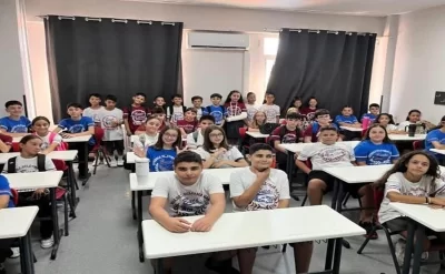 Bu məktəbdə 27 cüt əkiz təhsil alır - Müəllimlər onları bir-birindən necə ayırırlar?