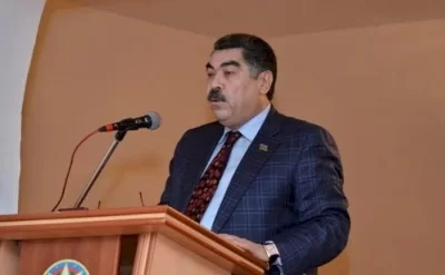 Rayon sakinləri icra başçısını topa tutdu: