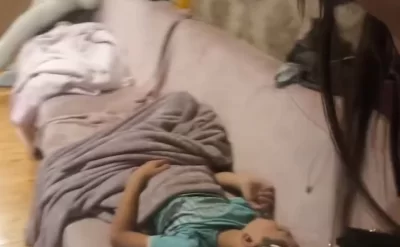 Bağlı qapı arxasında qalan 2 azyaşlı belə xilas edildi -