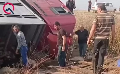 Sürücü yuxuya getdi, avtomobil aşdı: