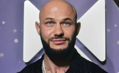 Müğənni evində işçiləri