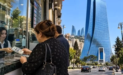 Əhali dollarını kütləvi satır —