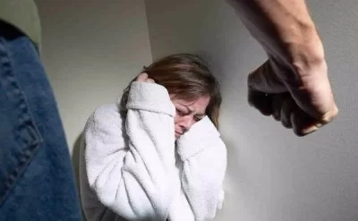Bakıda kişi qızının evə taksi ilə gəldiyini görüb