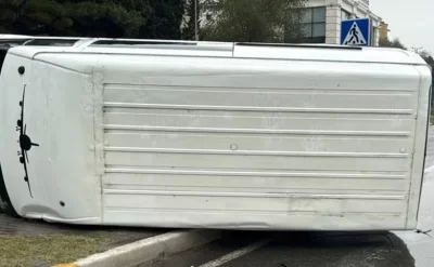 Sumqayıtda “BYD” ilə toqquşan “Ford” aşdı -