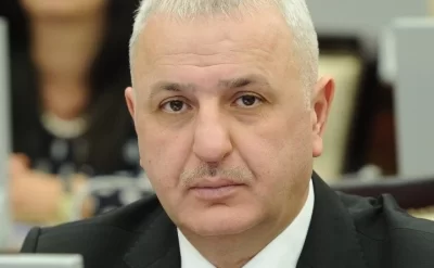 “Maşın yandırmaqla, pəncərələri sındırmaqla iş düzəlmir...”