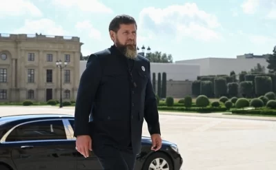 Kadırovun səfərində gözdən qaçan kadrlar –