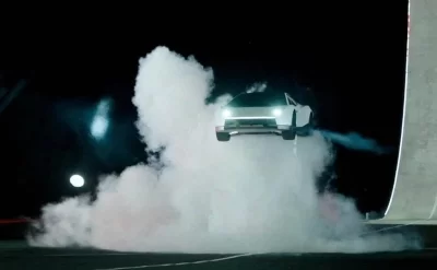 “Tesla” uça bilən avtomobilini təqdim etdi