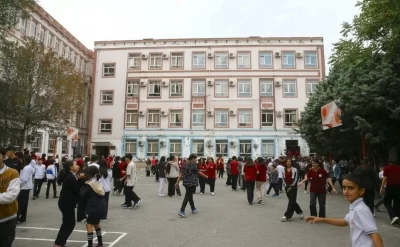 Bakıda məktəbli formasına qarşı yeni oyun –