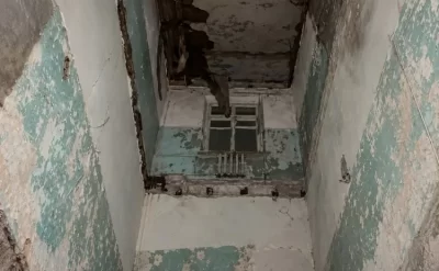 Bakıda uçqun baş vermiş binadan görüntülər -