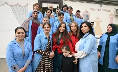 Prezidentin qızı və gəlini Şamaxıda sosial tikiş müəssisəsində - Foto