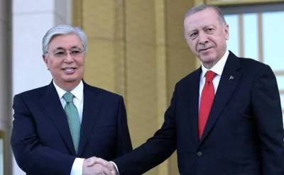 Ərdoğan Tokayevlə görüşdü, Antalyaya dəvət etdi