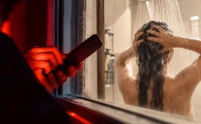 19 yaşlı qız duşda dəhşət yaşadı: