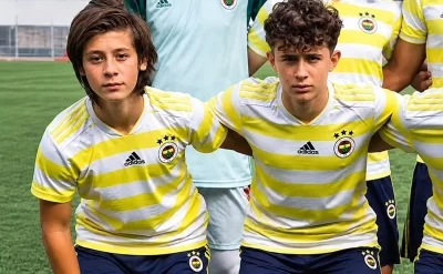 Biri dünya ulduzu oldu, digəri zərgərlik mağazasında işləyir: