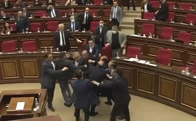 Parlamentindəki dava ilə bağlı yeni təfərrüat -