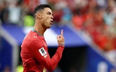 “Qızıl top”un bütün dövrlər üzrə qalibi seçilən ronaldo azarkeşlərə belə təşəkkür etdi