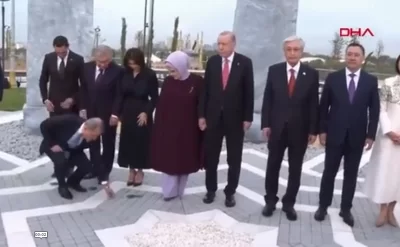 Ceyhun Bayramovdan diqqətçəkən jest: Özbəkistanın birinci xanımına kömək etdi - VİDEO