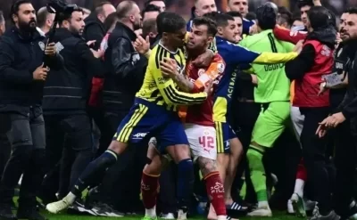 “Qalatasaray” – “Fənərbağça” derbisindəki